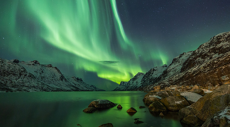 seven travel trends northern lights