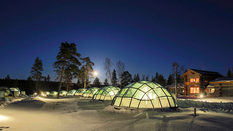 kakslauttanen glass igloos finland