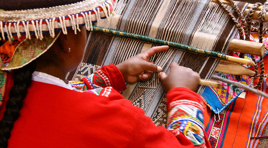 Peru weaver alpaca