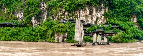 YangtzeRiver_46776232_FotoliaRF_3318_960x380