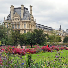 Louvre Paris AdobeStock 35685342