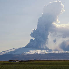 Eyjafjallajokull volcano iceland AdobeStock 22127589