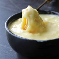 cheese fondue AdobeStock 55057406