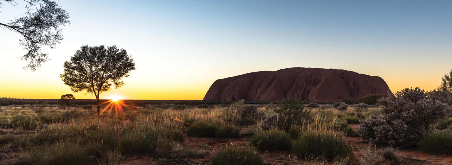 https://i.gocollette.com/tour-media-manager/tours/australia/australia/97/packages/alt-featuring-fiji/top-carousel/fromoutbacktoglaciers_hero1_uluru.jpg